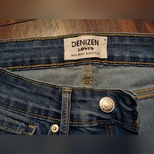 Levi's Women's Mid Rise Bootcut Jeans